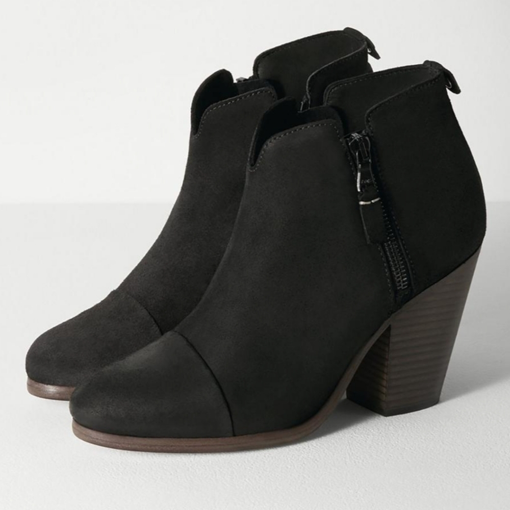 Rag & Bone Black Suede leather Ankle Boots with zipper sides 3.5" heal size 38.5